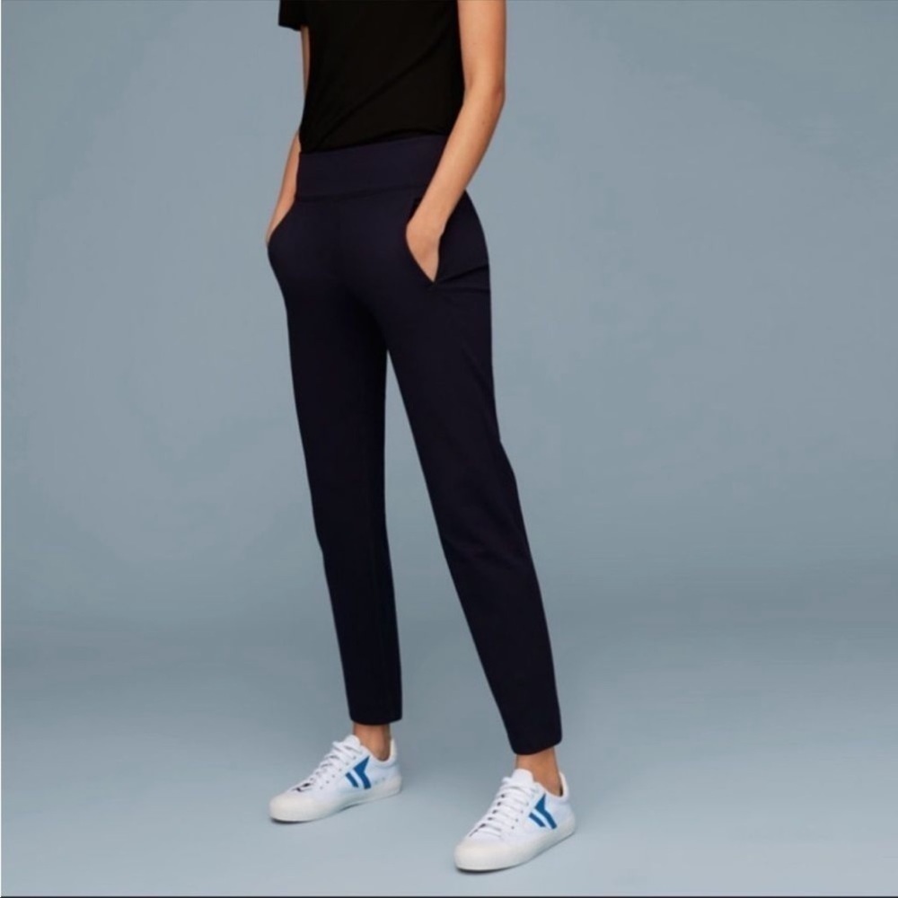 Aritzia Babaton Black Lupita Pant Size Medium  Monochrome Neutral